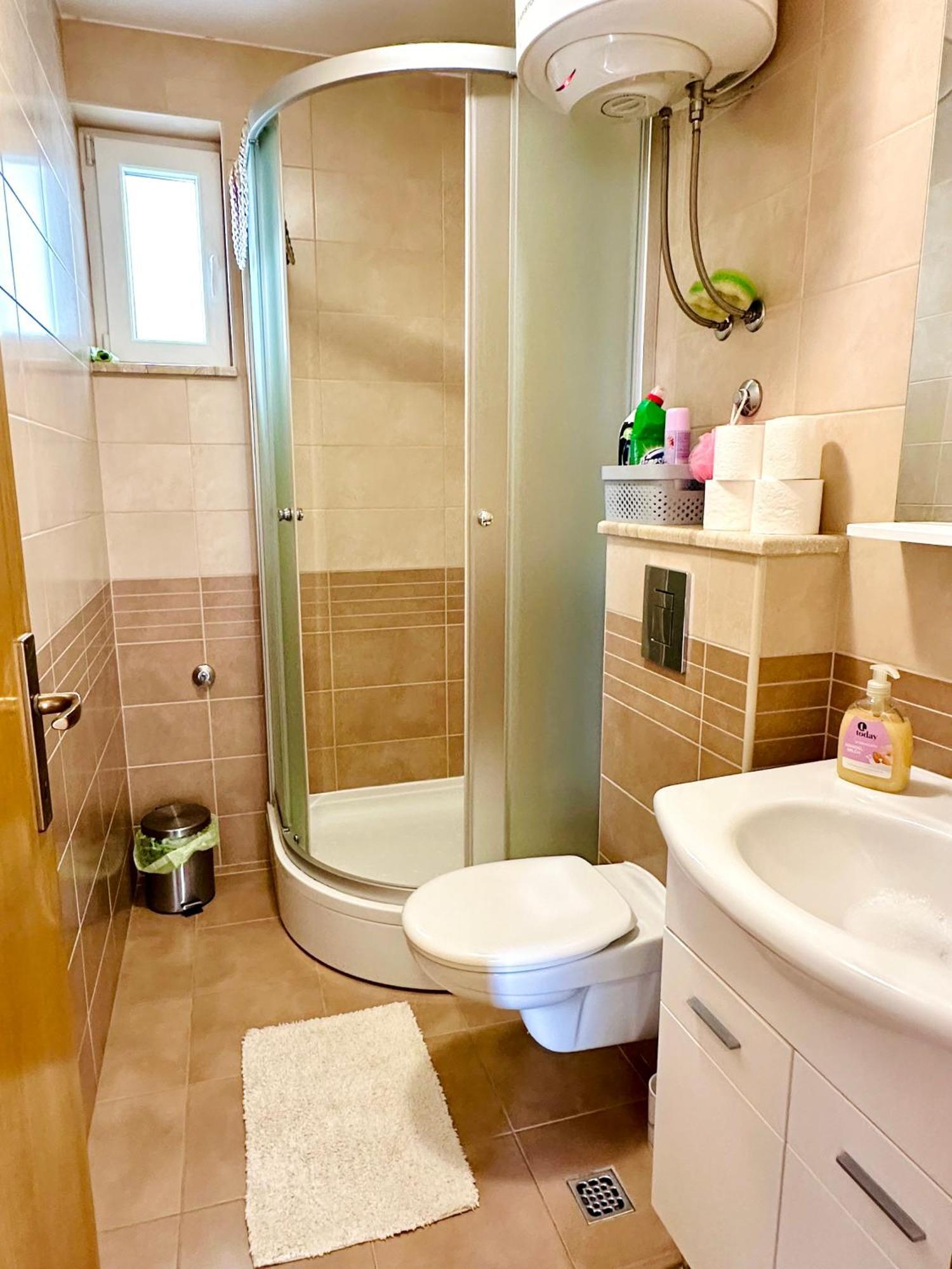 Spacious Family Apartment Near The Beach Makarska Exterior photo